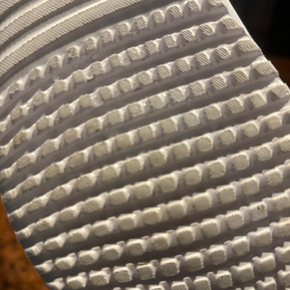 Reebok women’s gym shoes - Picture 3 of 8